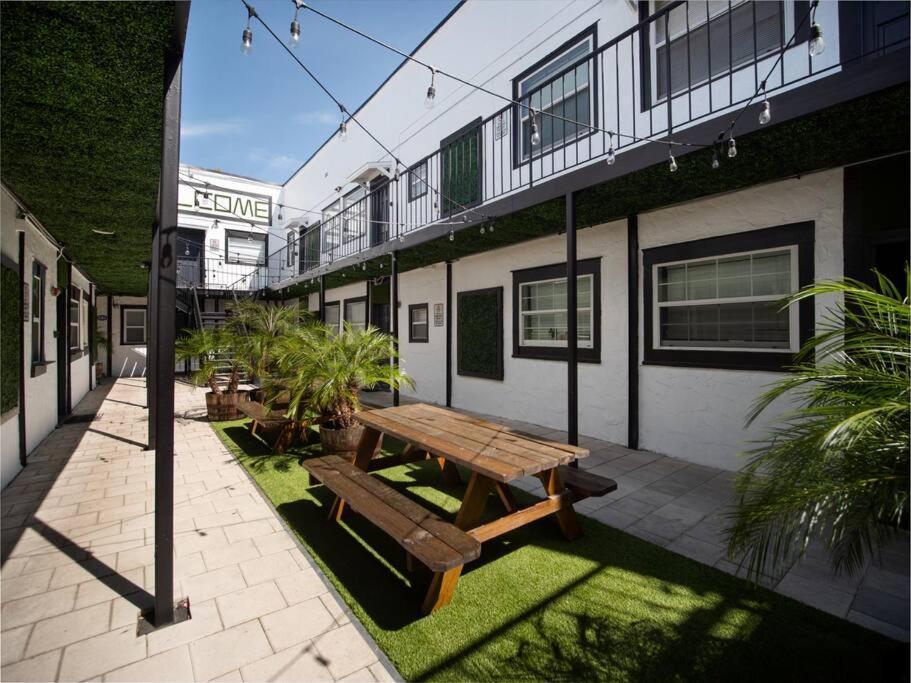 Modern Westshore Tampa Exteriör bild